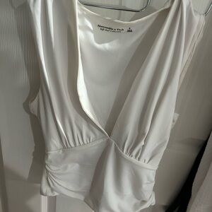 Cropped v neck ruched top